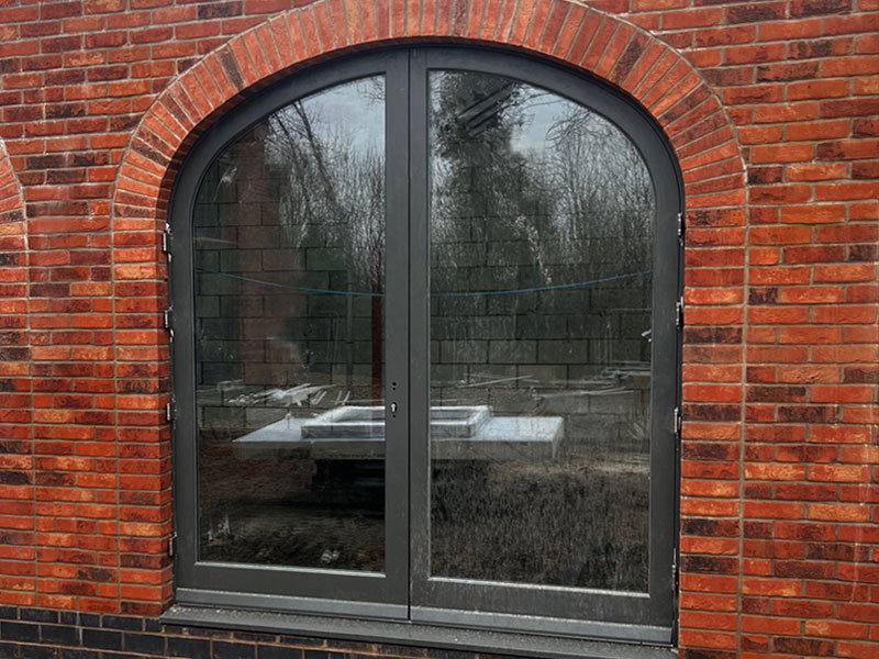 Cooke Brothers Keep a Tag on Projection Hinges